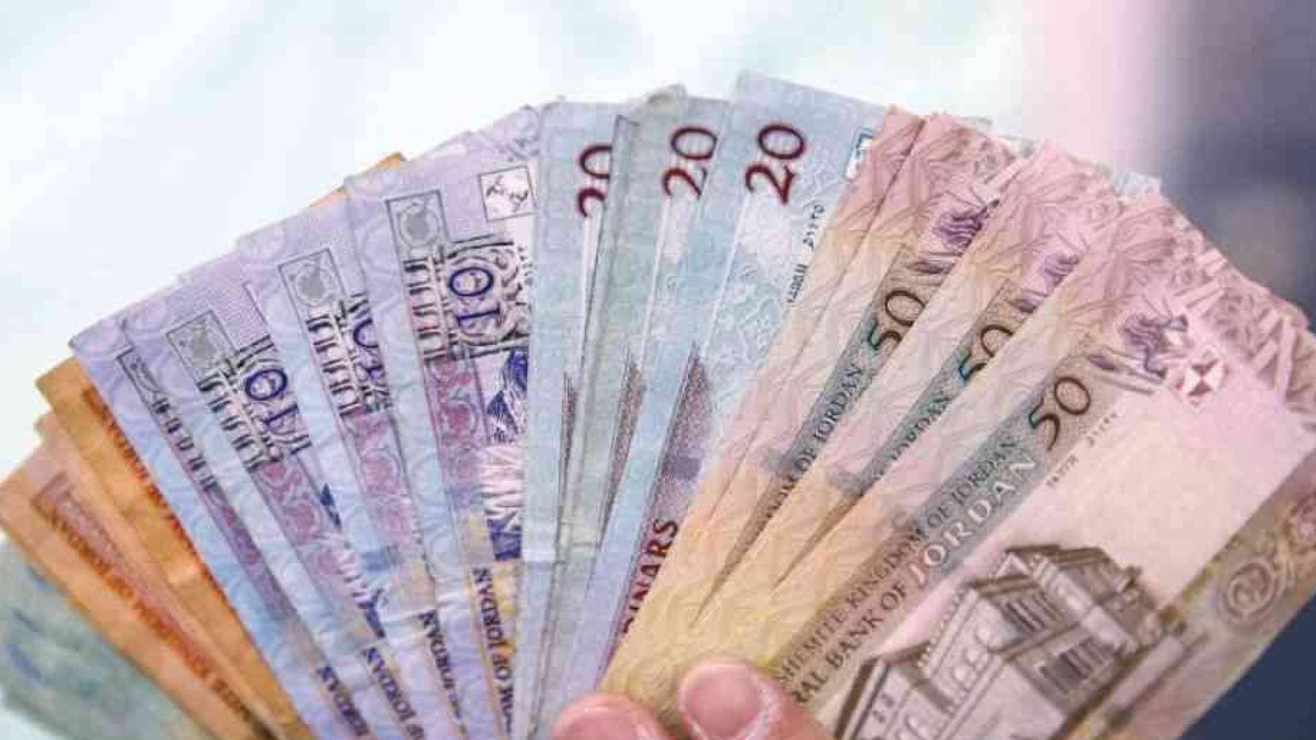 بعد مناشدات بتأخرها... "التربية" تؤكد لـ"رؤيا" قرب صرف مستحقات العاملين في "توجيهي 2008"