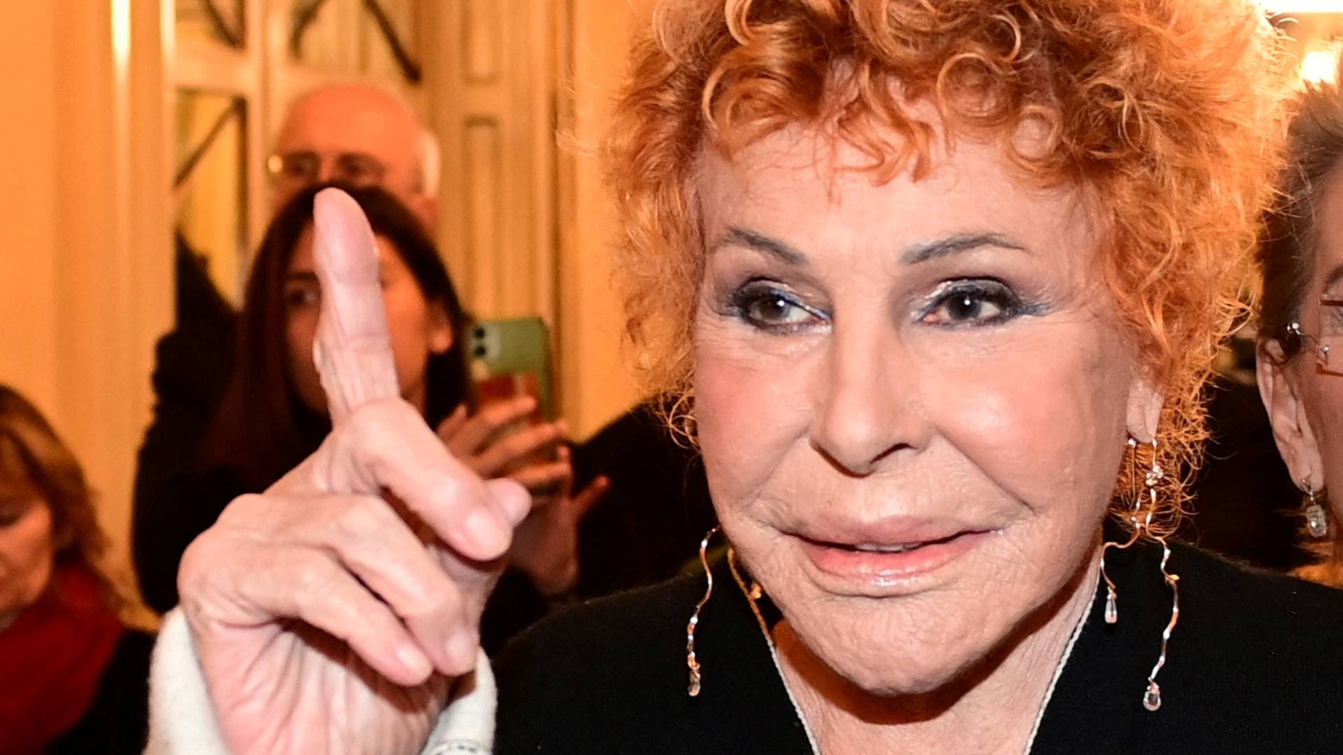 رحيل أسطورة الموسيقى الشعبية الإيطالية أورنيلا فانوني