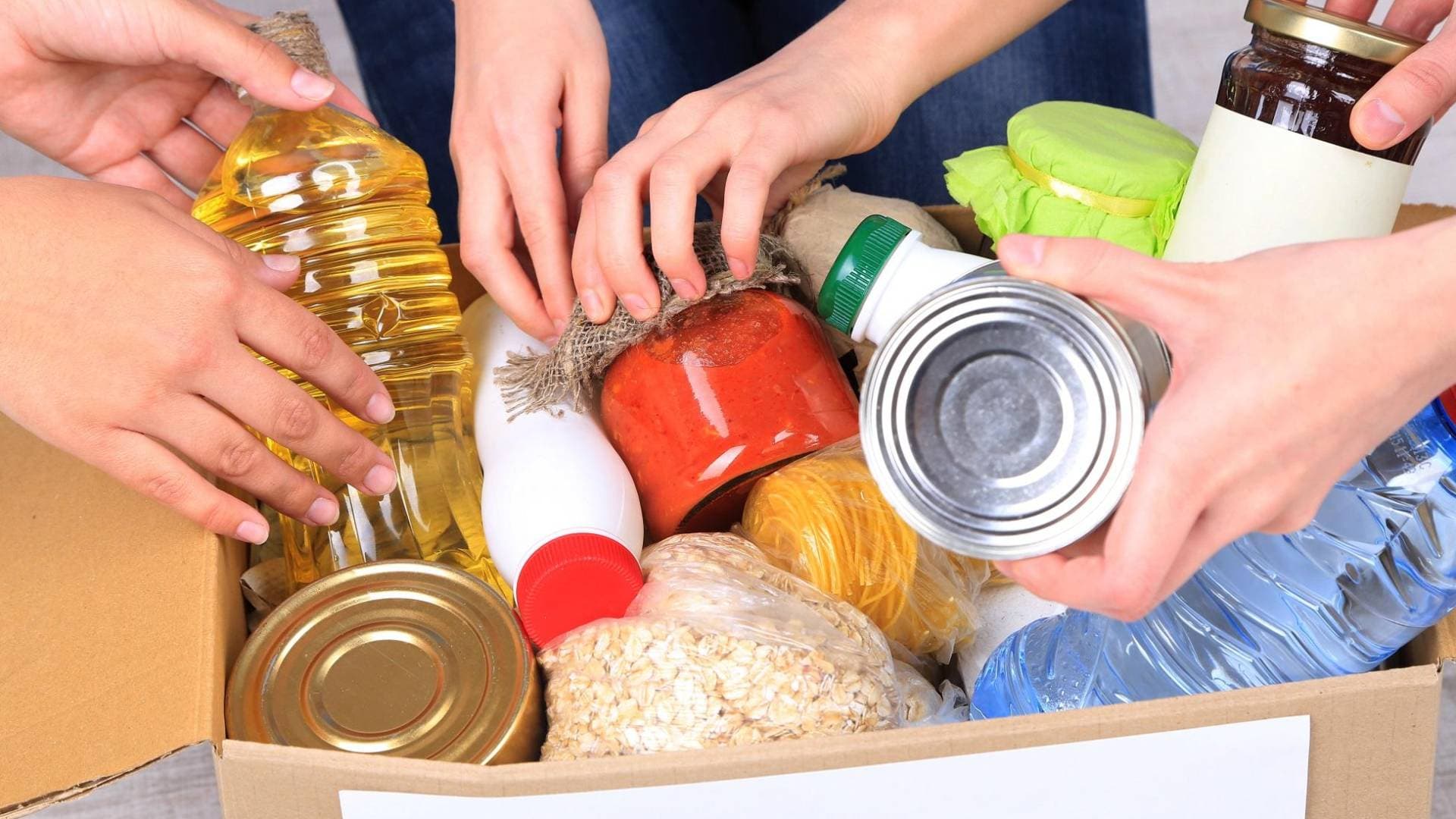 "الضريبة" توضح: القانون يعفي 300 سلعة أساسية من الضرائب لحماية الفقراء وذوي الدخل المحدود