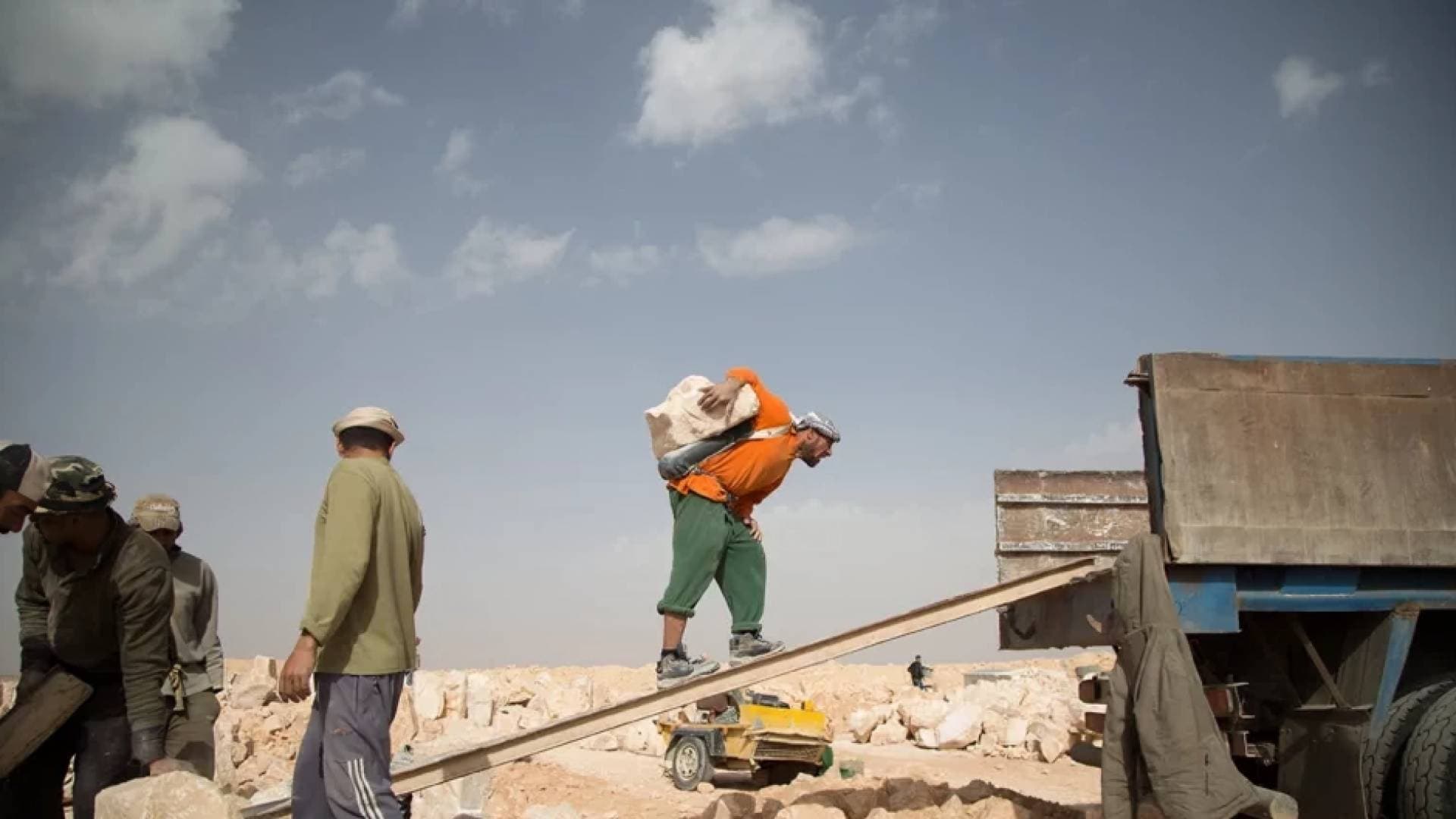 العمل لـ"رؤيا" عقوبات صارمة للعامل والمشغل المخالف تصل للتسفير والغرامات -فيديو