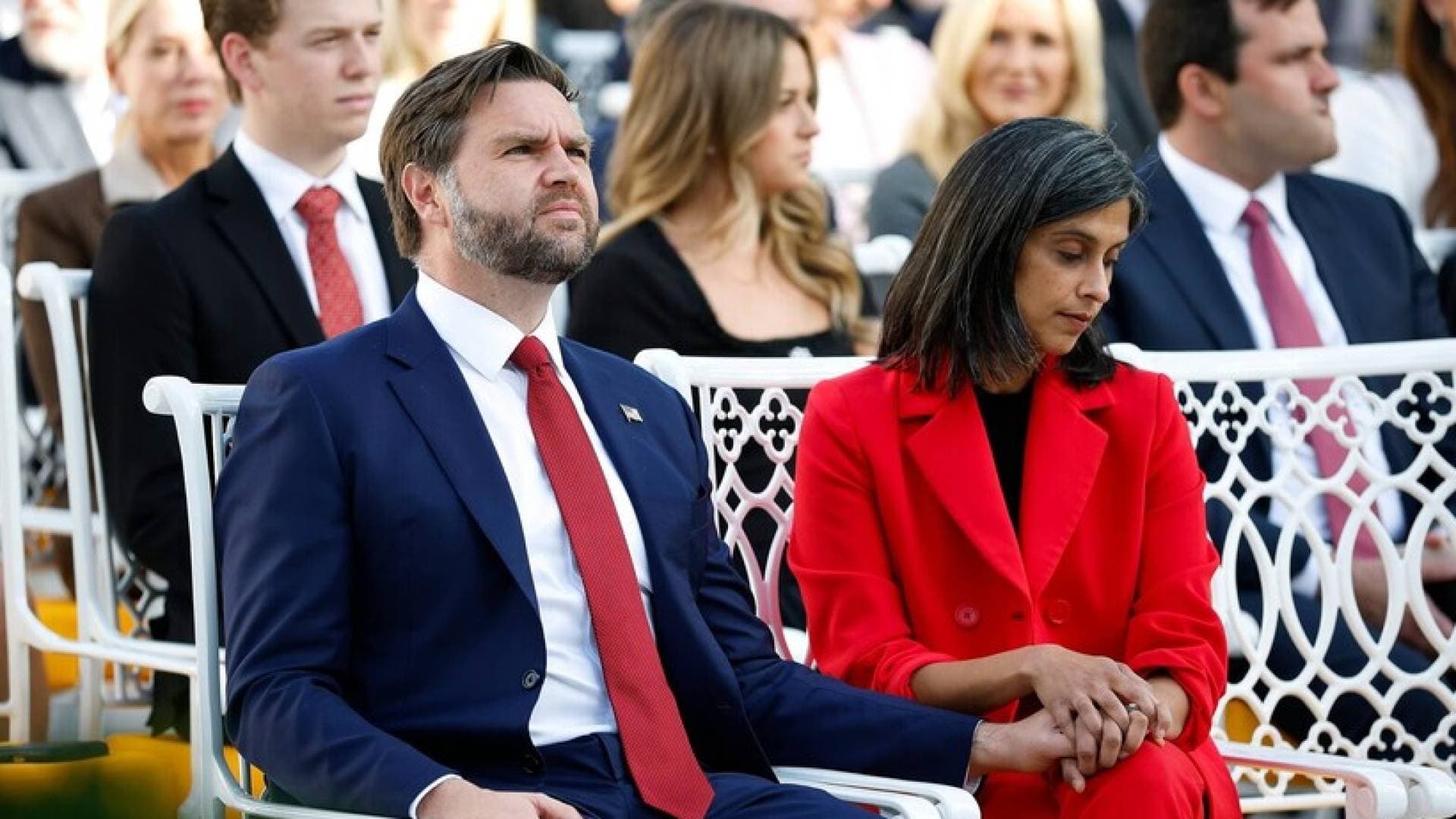 أوشا بلا خاتم زواج تشعل "السوشيال ميديا".. وفانس يعلق: "أمر مضحك"