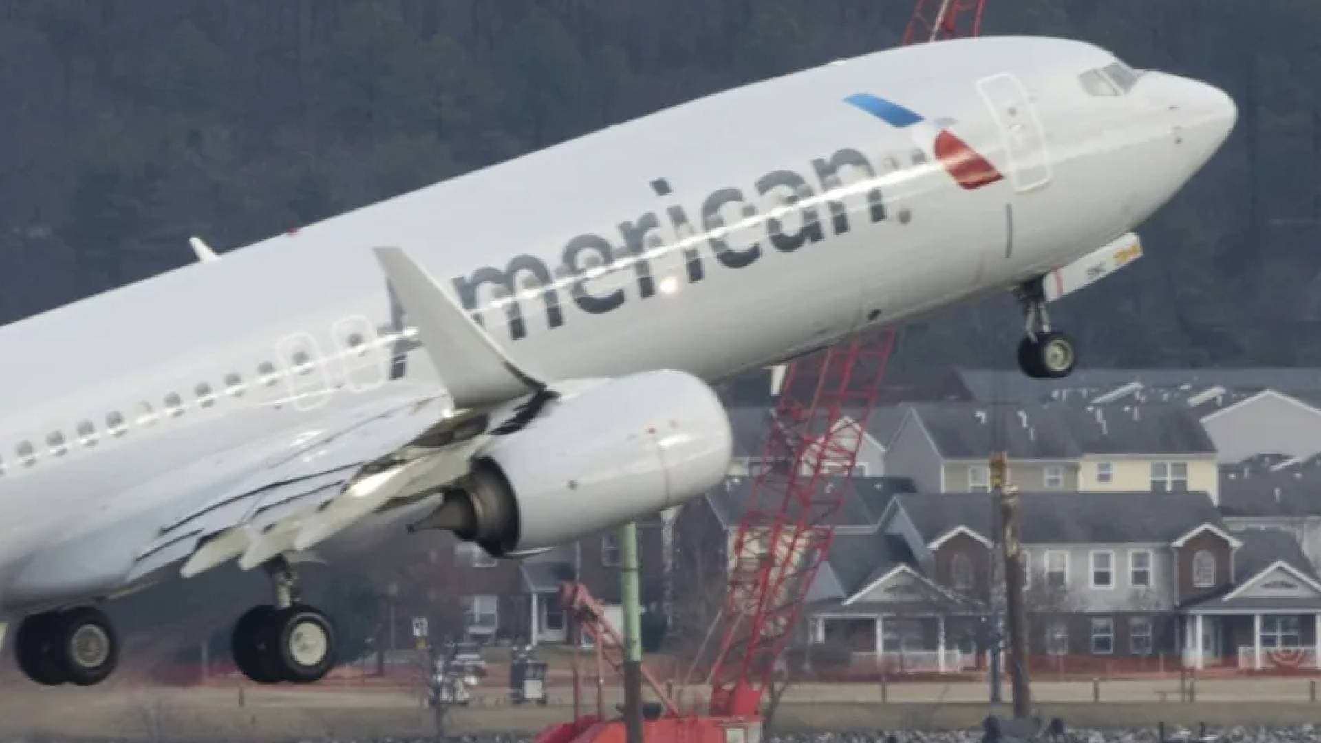 بعد كارثة نهر بوتوماك.. الحكومة الأمريكية تعترف بمسؤوليتها عن أسوأ حادث جوي منذ 2001