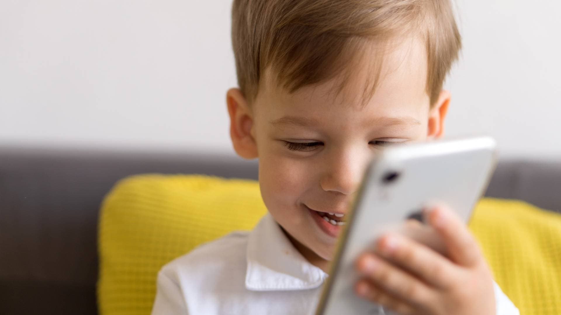 هل تدمر الشهرة حياة اطفالنا ؟الجوانب النفسية والقانونية المظلمة