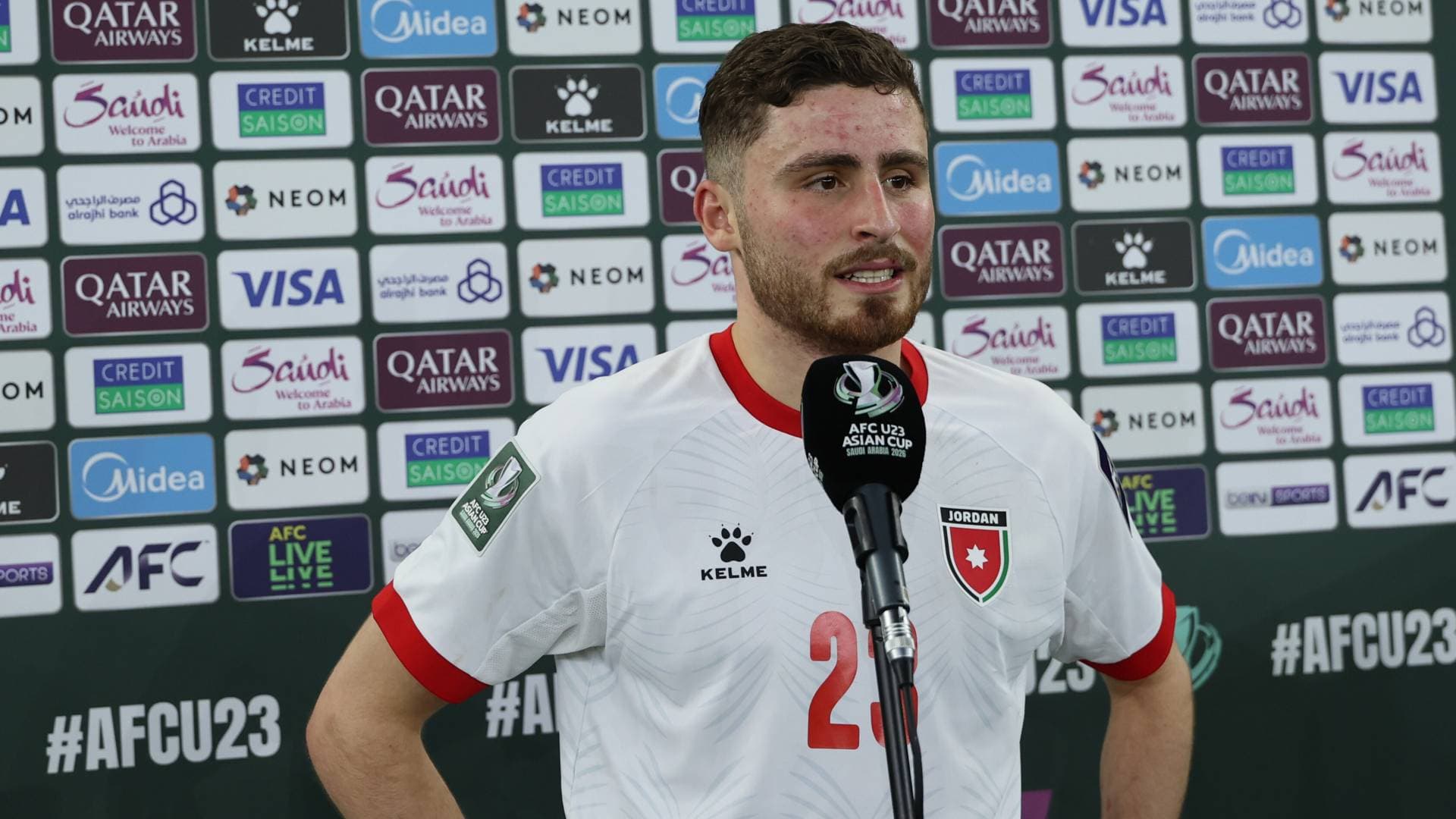 هل يغيب علي العزايزة عن لقاء الأردن واليابان في ربع نهائي كأس آسيا؟