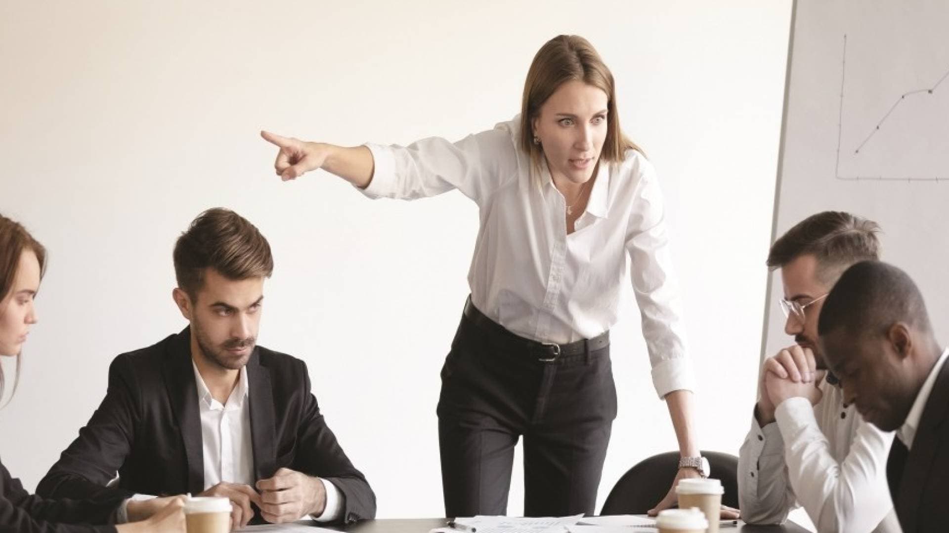 ثورة إدارية نسائية.. الأردن يقترب من "المناصفة" في توزيع مناصب المديرين