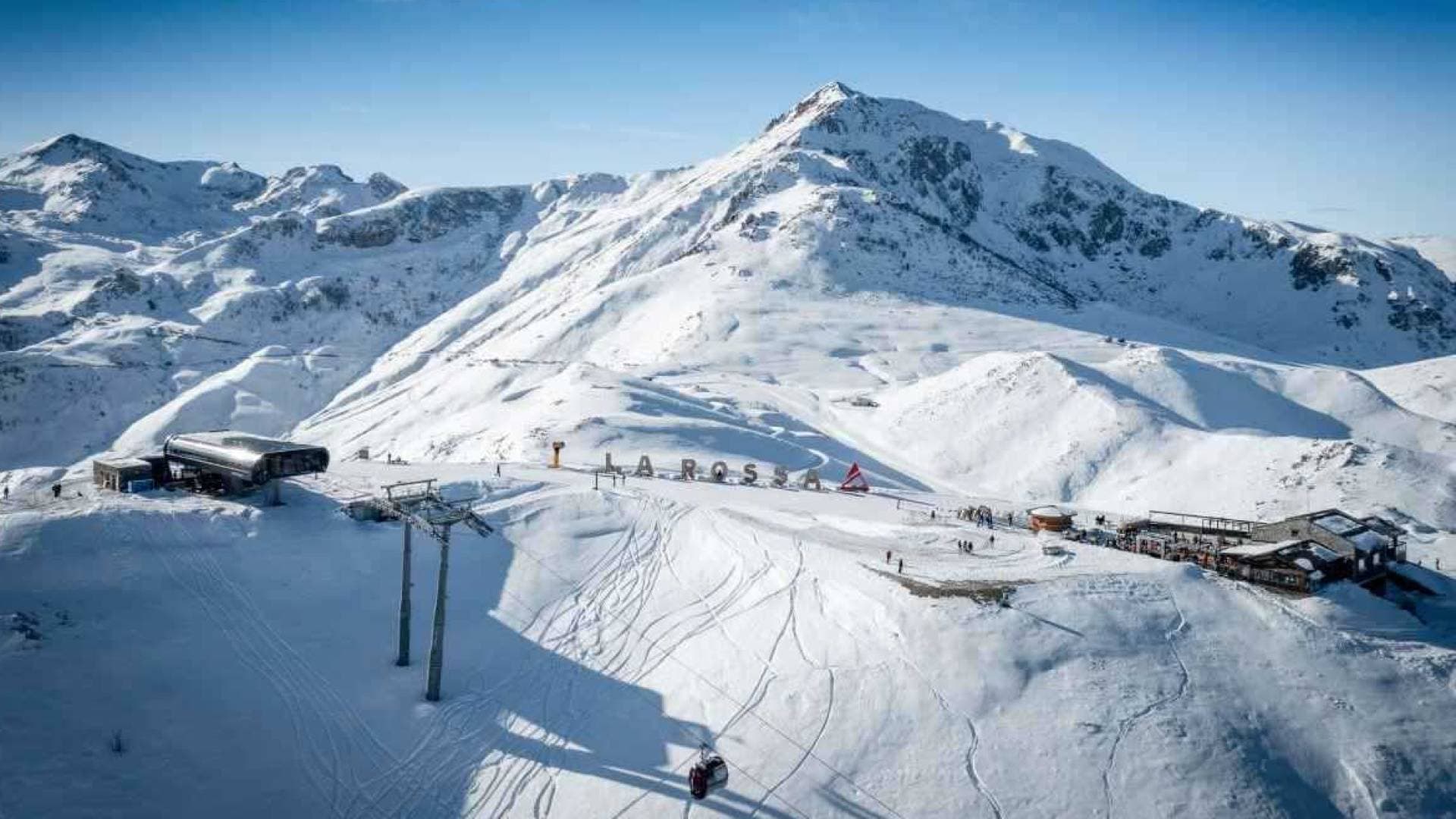 مصرع متزلجين و إصابة ثالث في انهيار ثلجي بجبال الألب الإيطالية