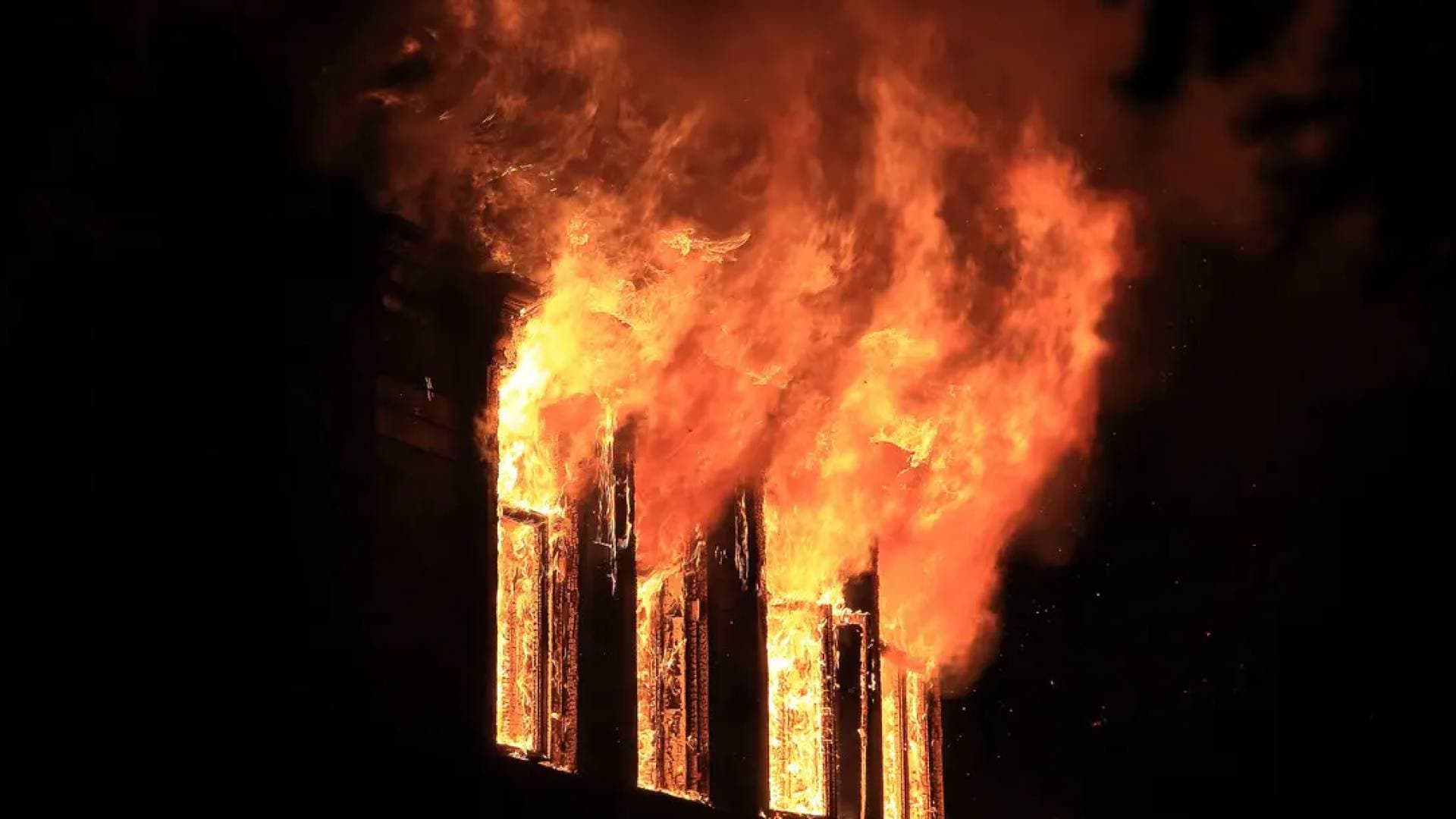 إحالة "قاتل زوجته حرقا" بالبنزين إلى جنايات الإسكندرية