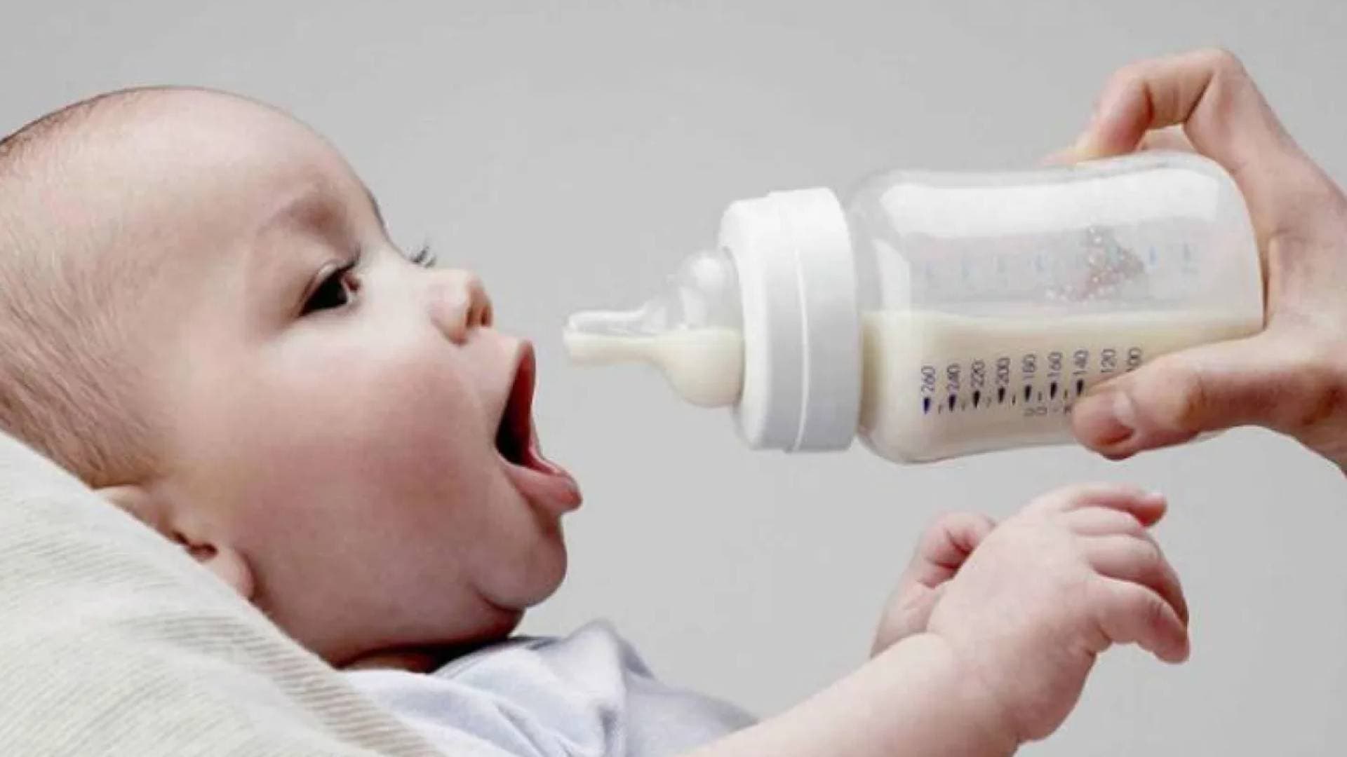 لضمان سلامة الأطفال.. "الغذاء والدواء" توسع نطاق سحب حليب "أبتاميل 2" من الأسواق