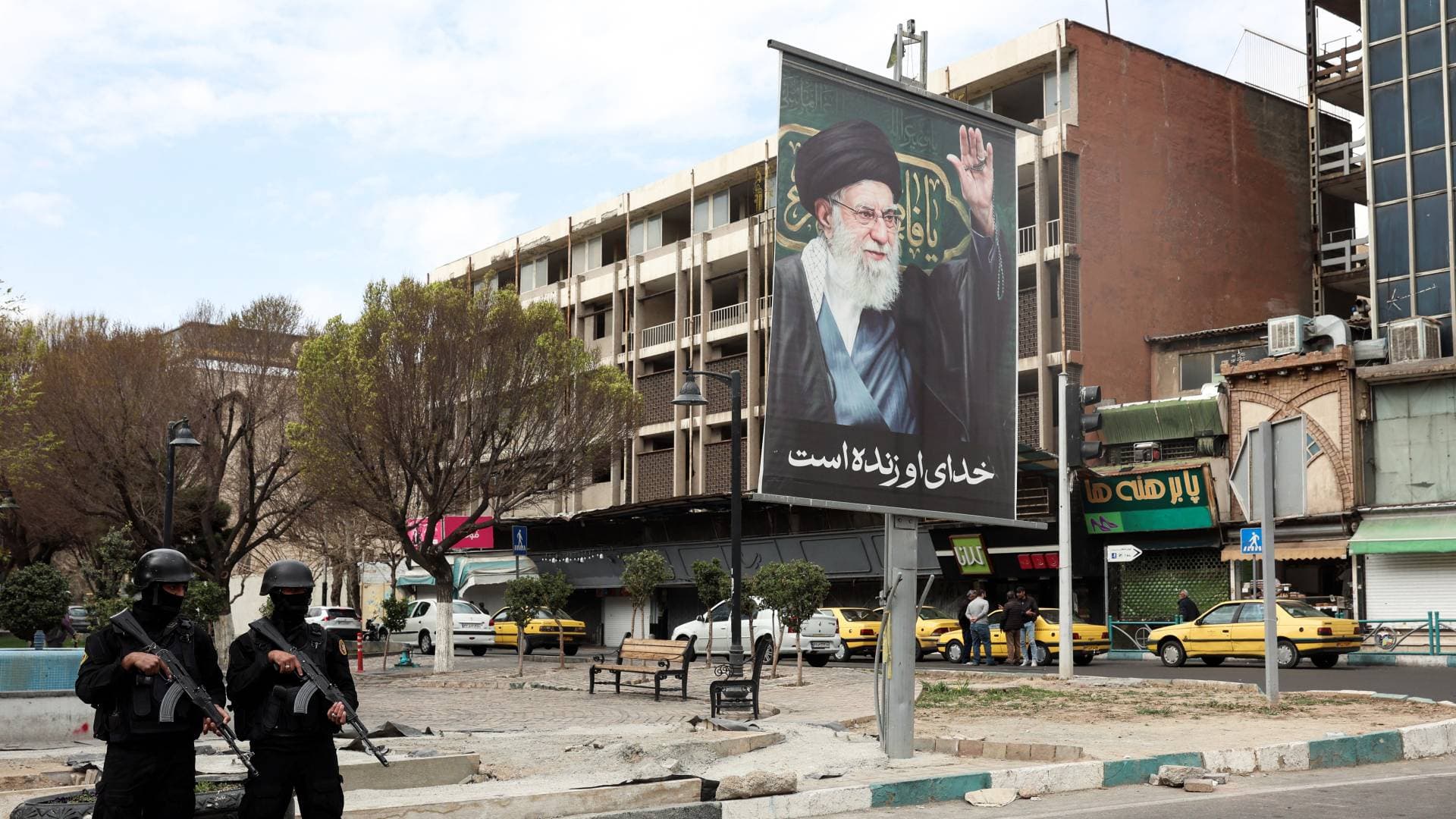 مواجهات بين الشرطة ومتظاهرين في كشمير الهندية احتجاجا على مقتل خامنئي