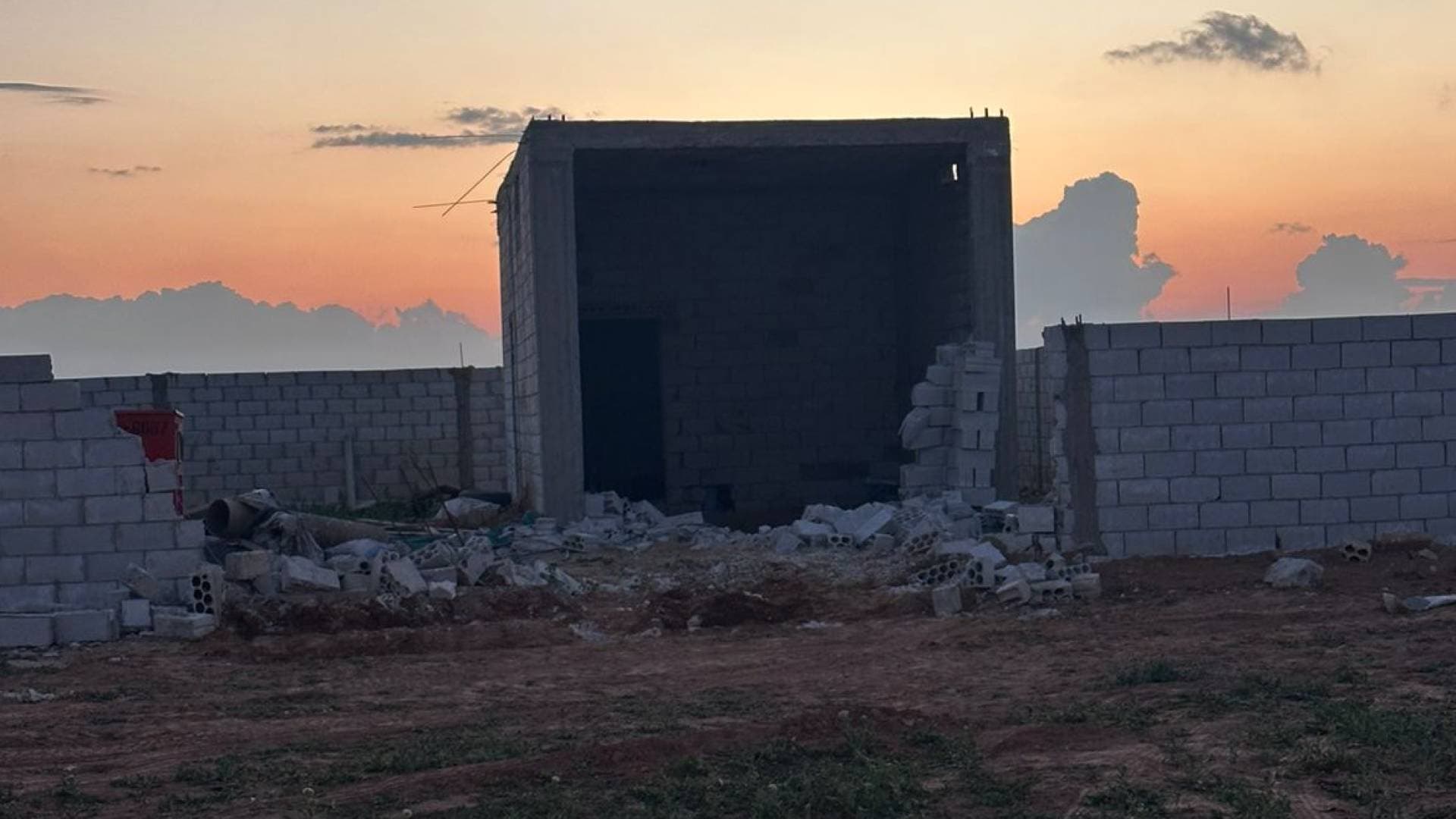 المياه والري تحبط محاولة حفر بئر مخالفة في "غرفة سرية" بالمفرق