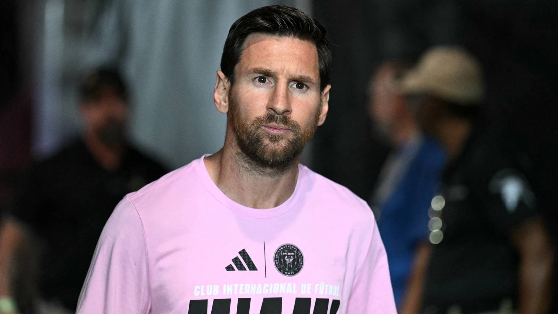 ليونيل ميسي يشعل "مناظرة الرئاسة" في برشلونة الاسباني