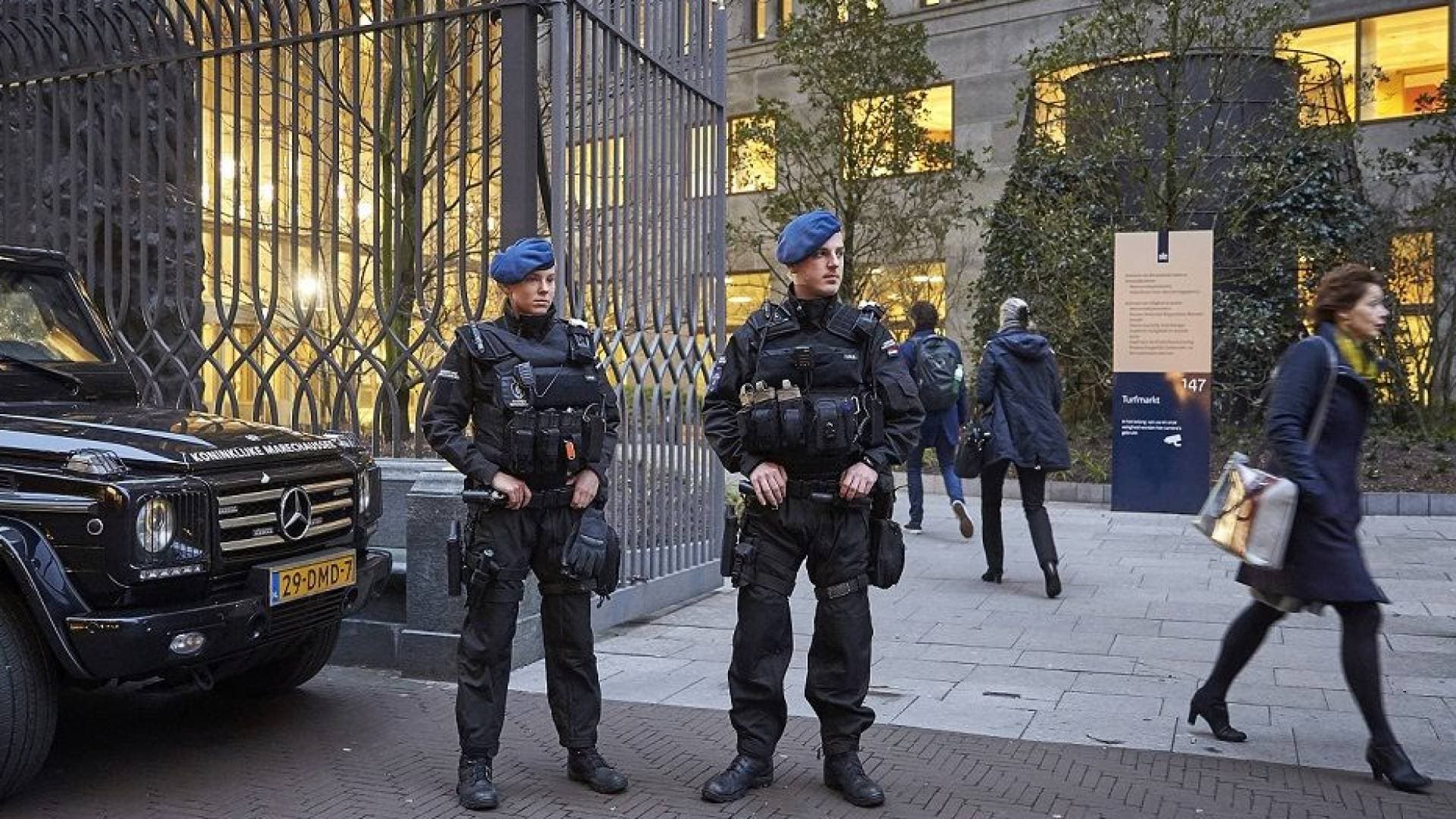 رويترز: انفجار يستهدف مدرسة يهودية في أمستردام.. والعمدة يصفه بـ"المتعمد"