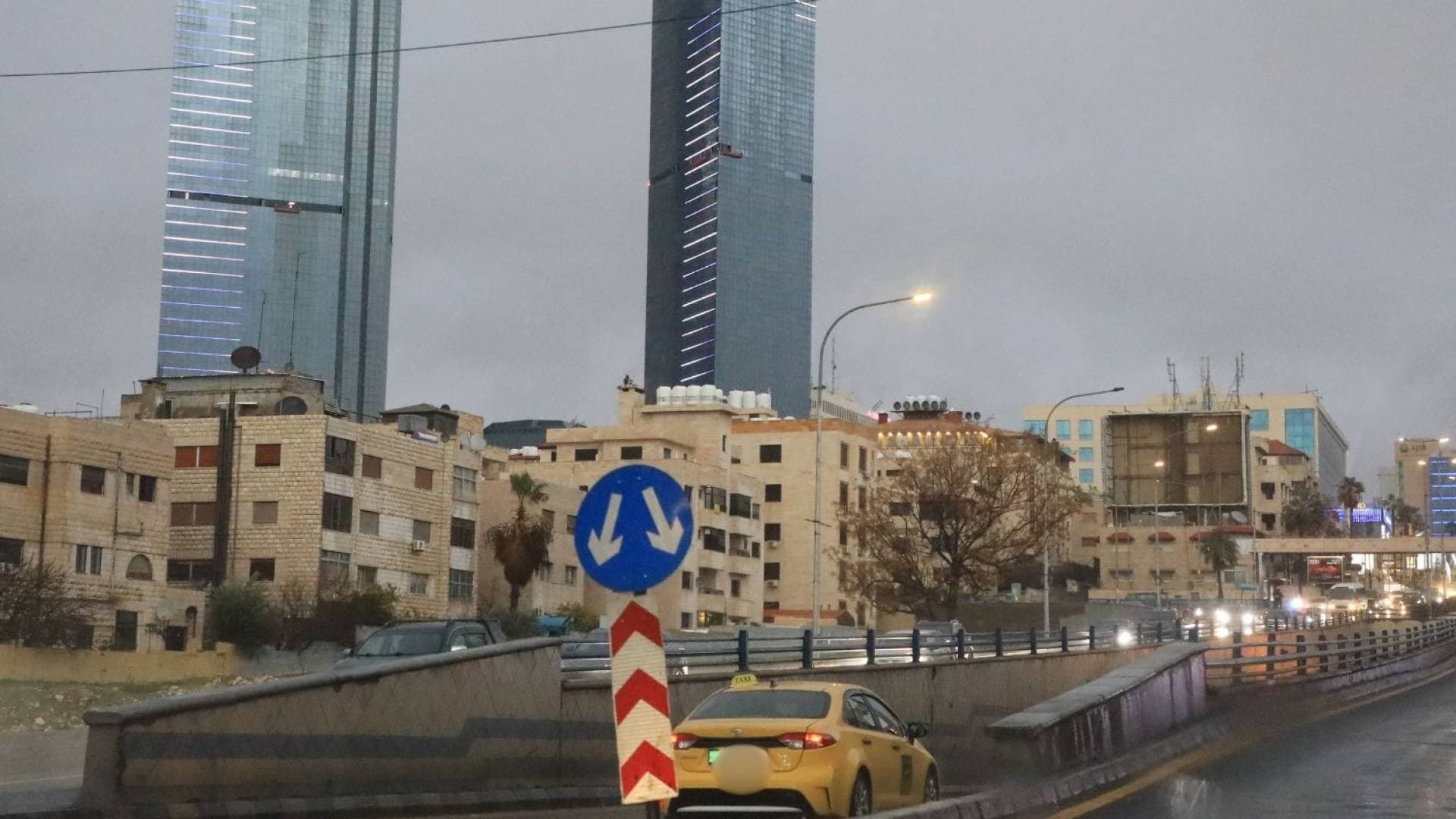 وزارة الإدارة المحلية توجه لرفع الجاهزية للمنخفض الجوي وتدعو للحيطة