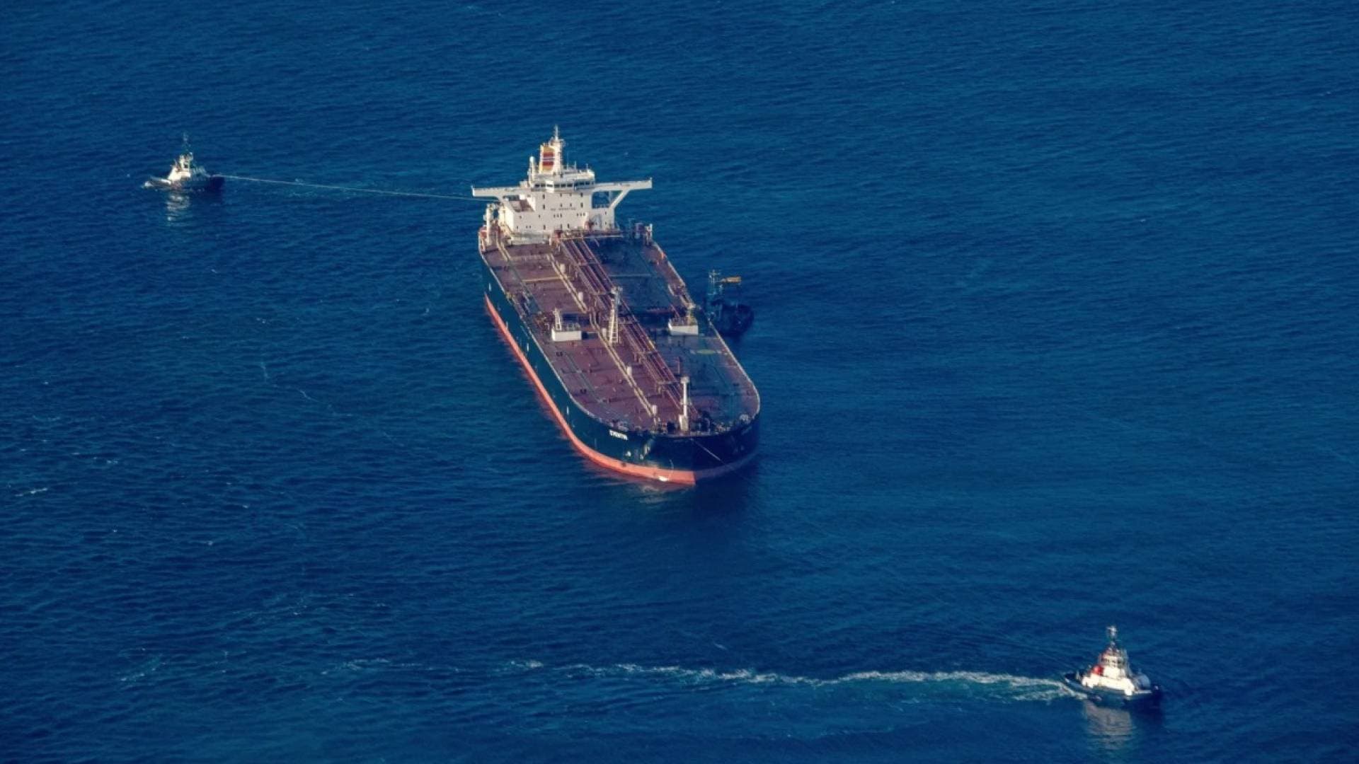 رئيس الوزراء البريطاني يأمر بحجز سفن النفط الروسية.. ماذا ستفعل موسكو مقابل ذلك ؟