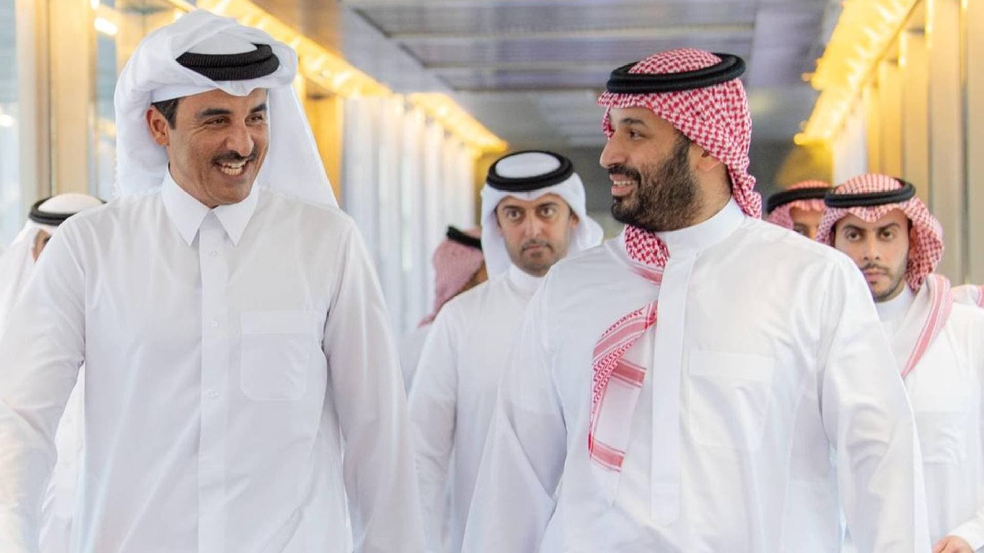 ولي العهد السعودي يستقبل أمير قطر في جدة