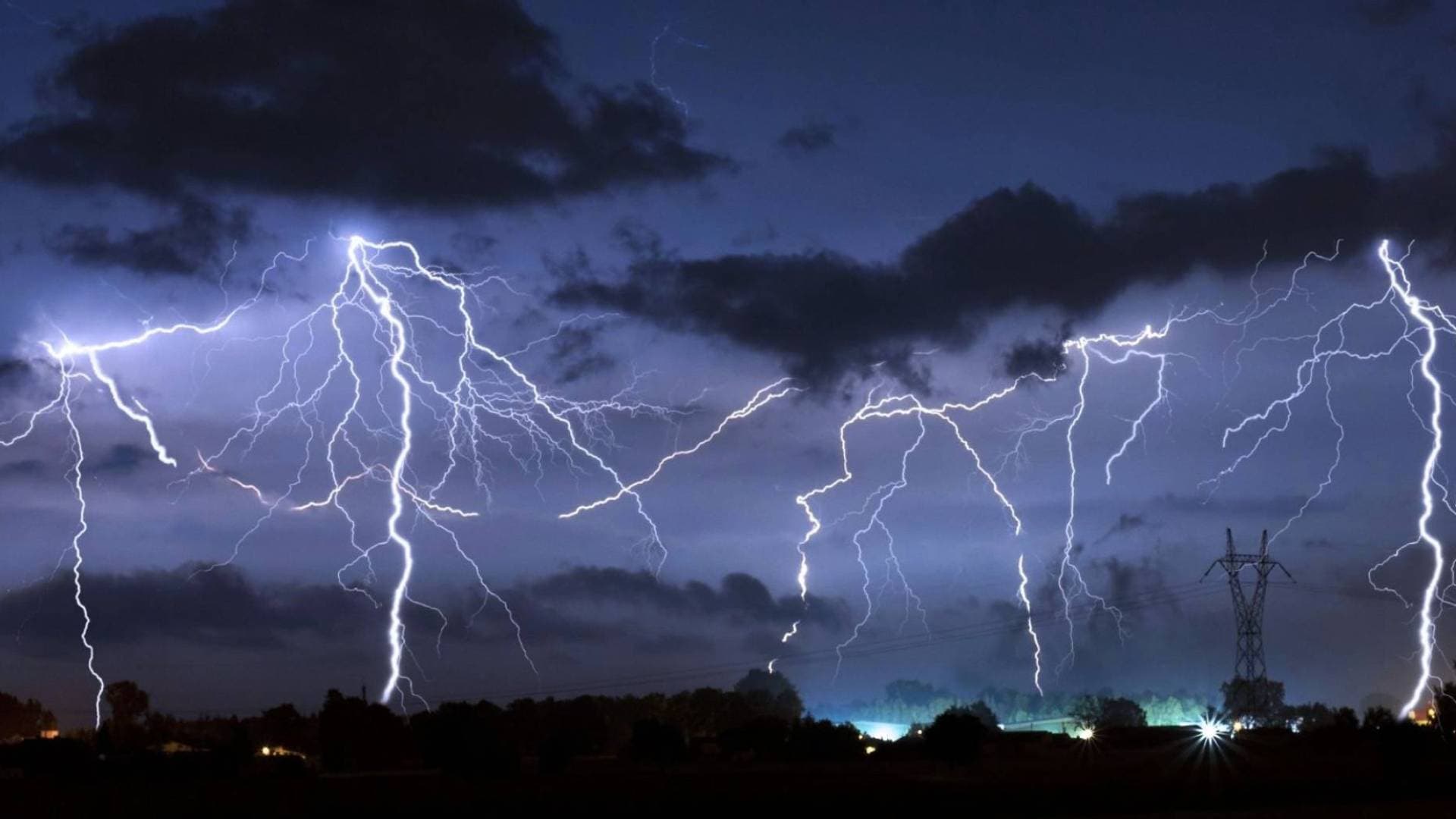 الأرصاد: طقس غير مستقر مساء الأربعاء وفرصة أمطار رعدية