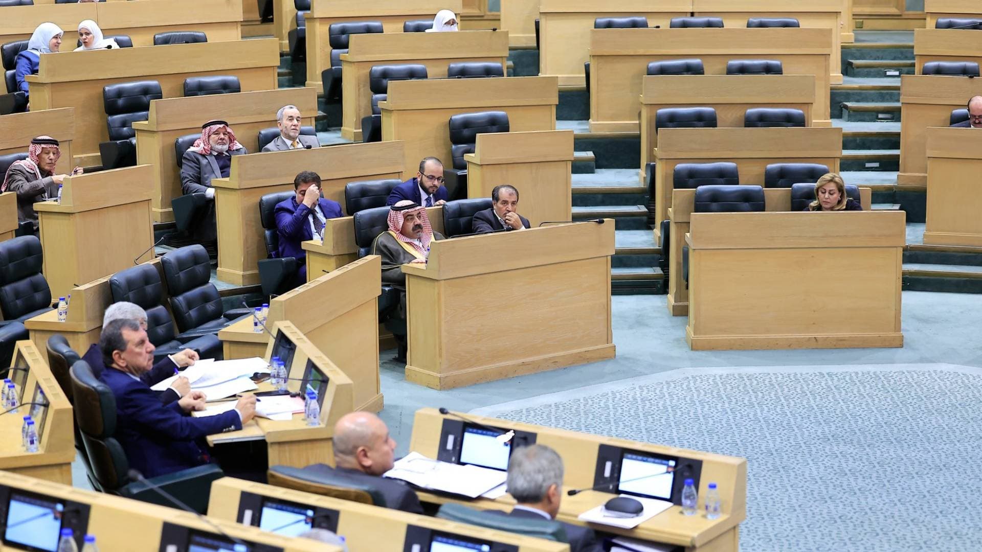 مجلس النواب يناقش 13 سؤالا نيابيا.. وحسان يتعهد بمراجعة شاملة لصندوق دعم الطالب