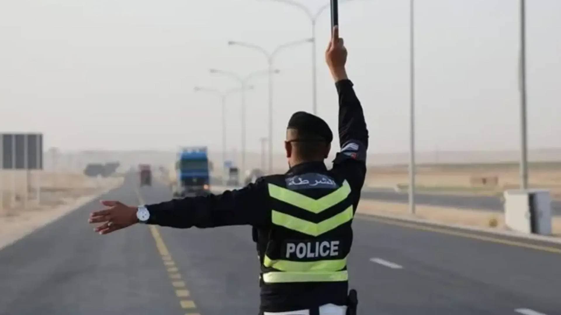 بسبب الغبار وانخفاض الرؤية.. "إدارة السير" تصدر إرشادات عاجلة للسائقين