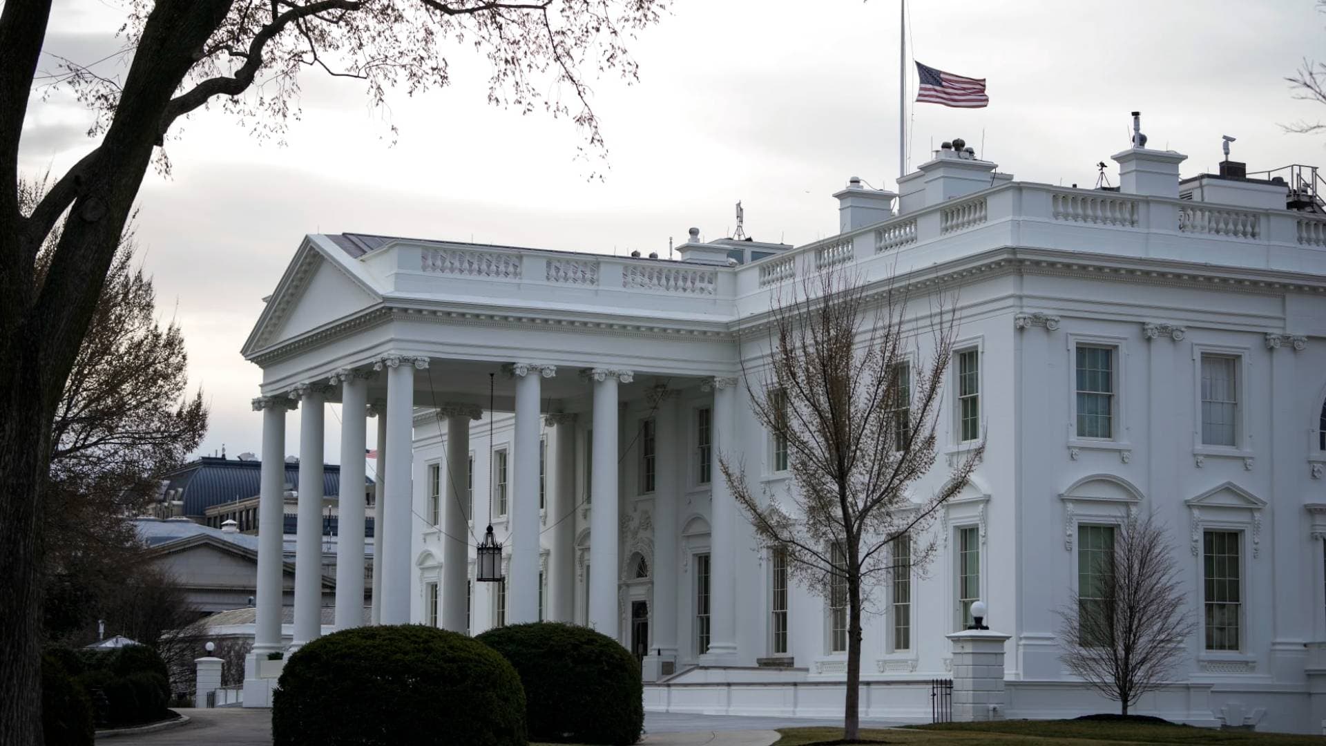 البيت الأبيض: ندرس أكثر من مقترح لإنهاء حرب إيران كـ"فرصة أخيرة لتفادي الجحيم"