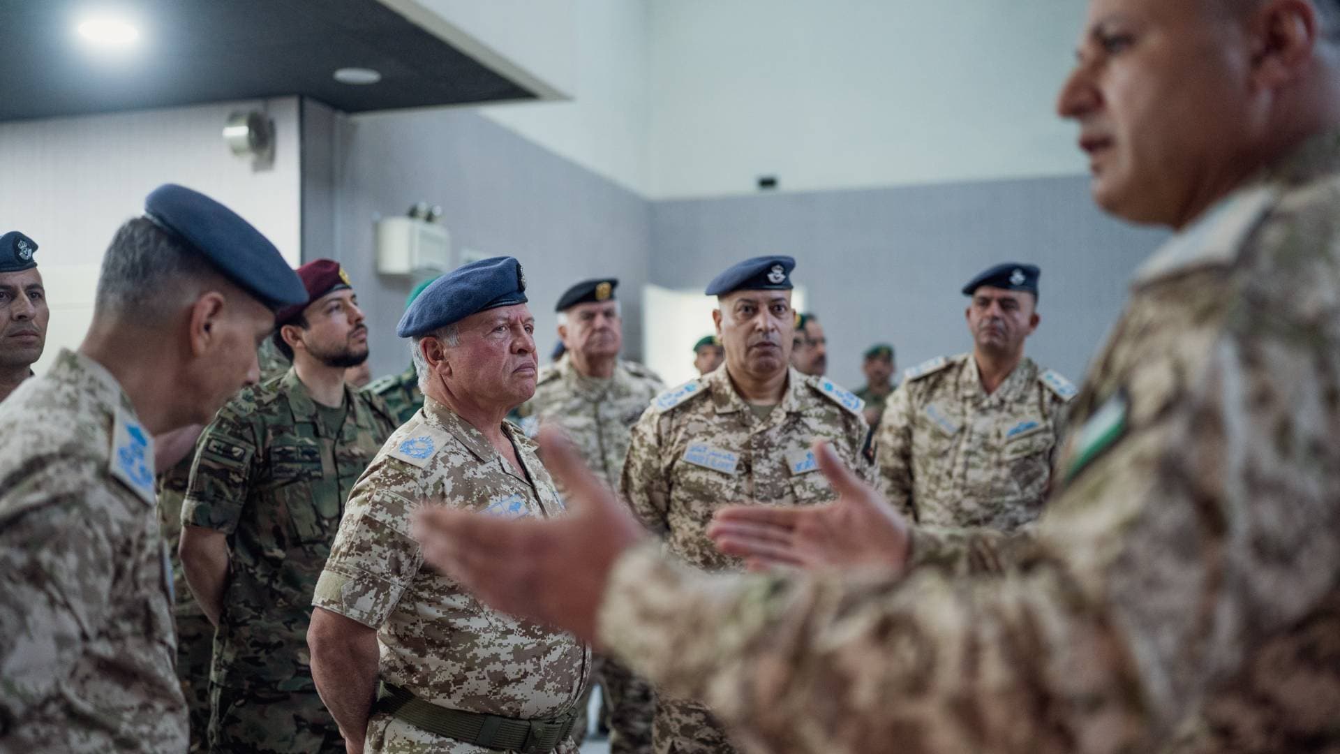 الملك يزور قيادة سلاح الجو الملكي ويشيد بجهود منتسبي الجيش العربي -فيديو