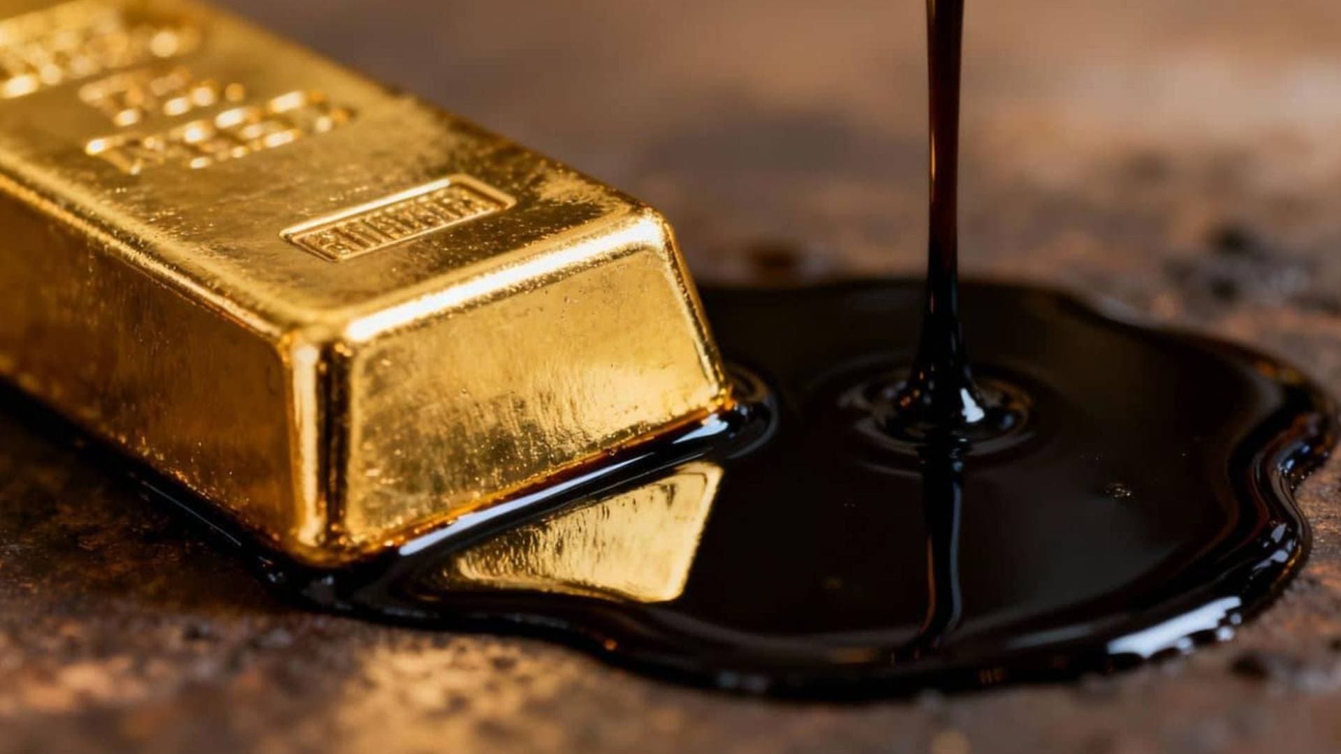 الذهب يستقر فوق 4700 دولار والنفط يصعد بـ 3% مع استمرار توتر ممرات الشحن