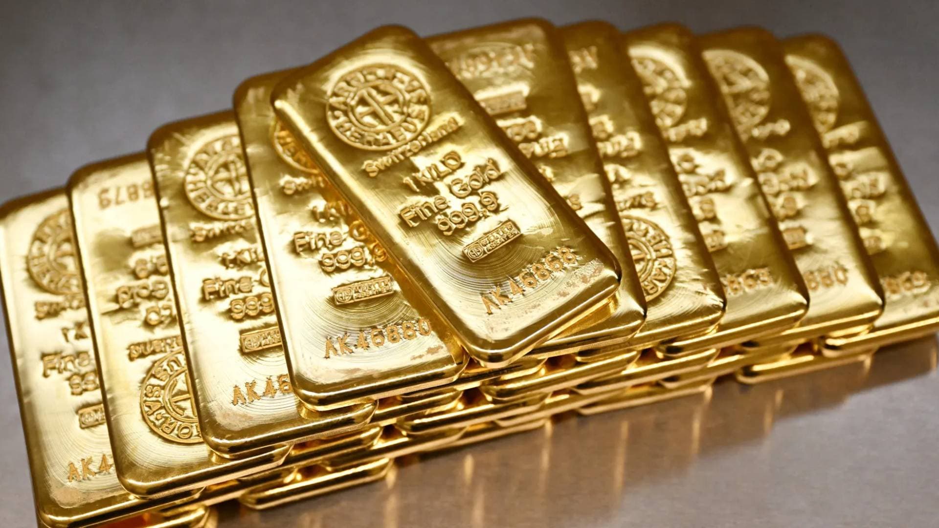 الذهب يتحدى التقلبات.. المعدن الأصفر يفرض سطوته فوق مستويات الـ 4700 دولار