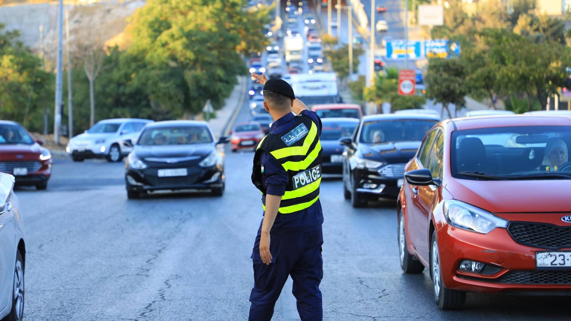 مذكرة نيابية تطالب بتمديد خصم مخالفات السير لمدة شهر إضافي