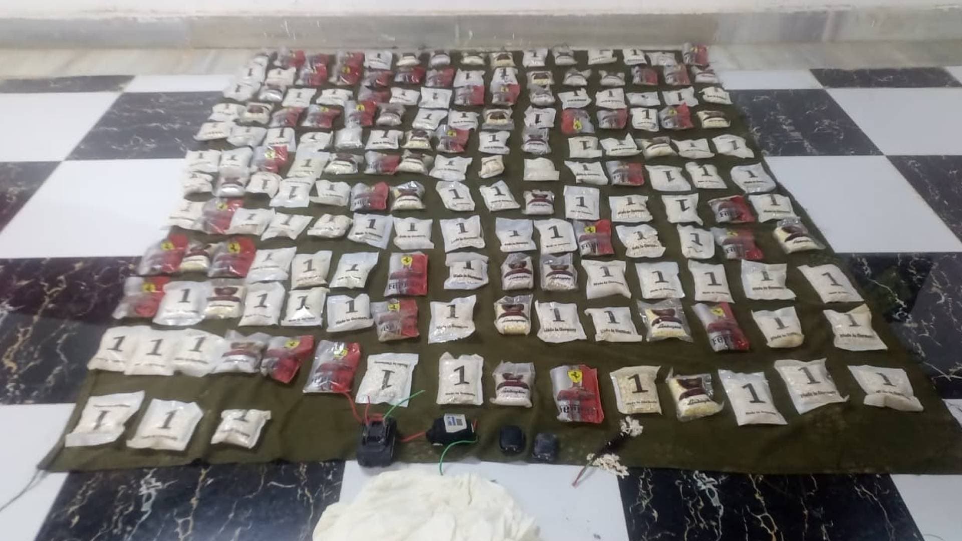 الجيش العربي: المنطقة العسكرية الشرقية تحبط محاولتي تهريب كمية كبيرة من المواد المخدرة بواسطة بالونات